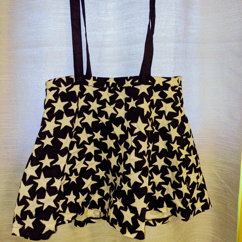 Skirt with a suspenders